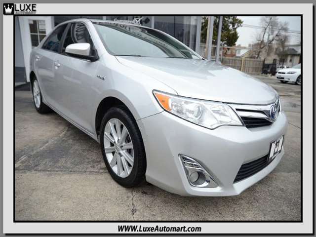 2014 Toyota Camry XLE 4dr Sedan